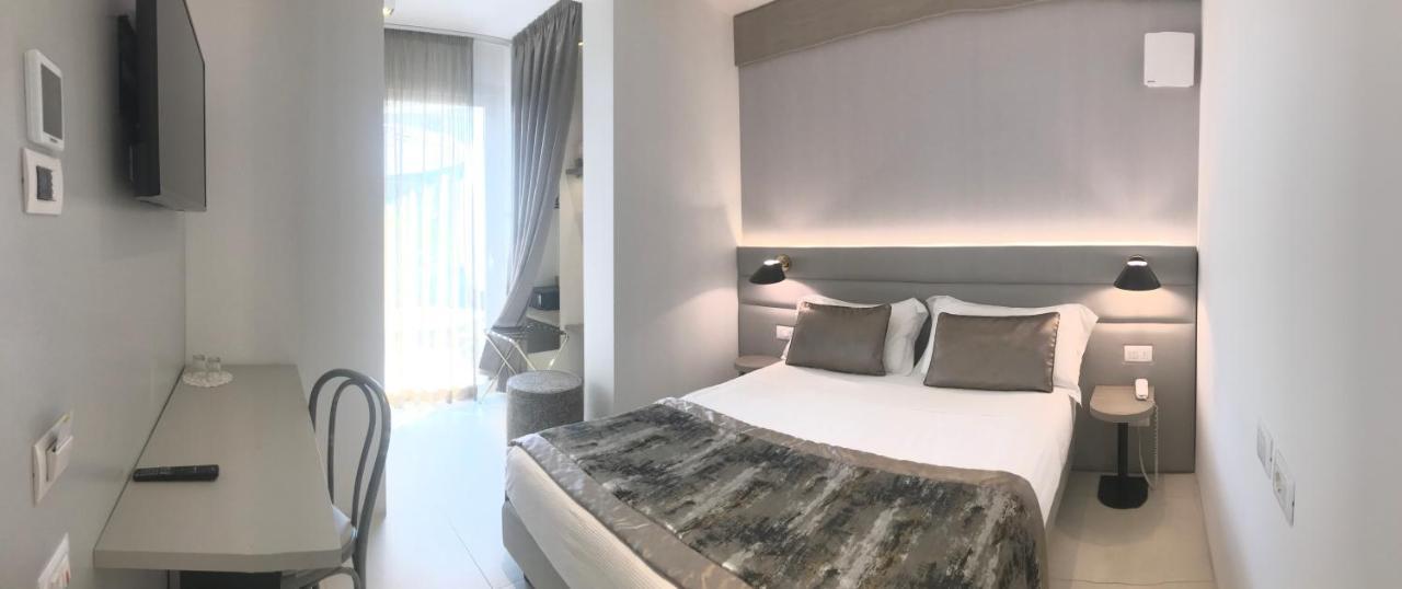 Hotel Villa Hermosa Риччоне Экстерьер фото