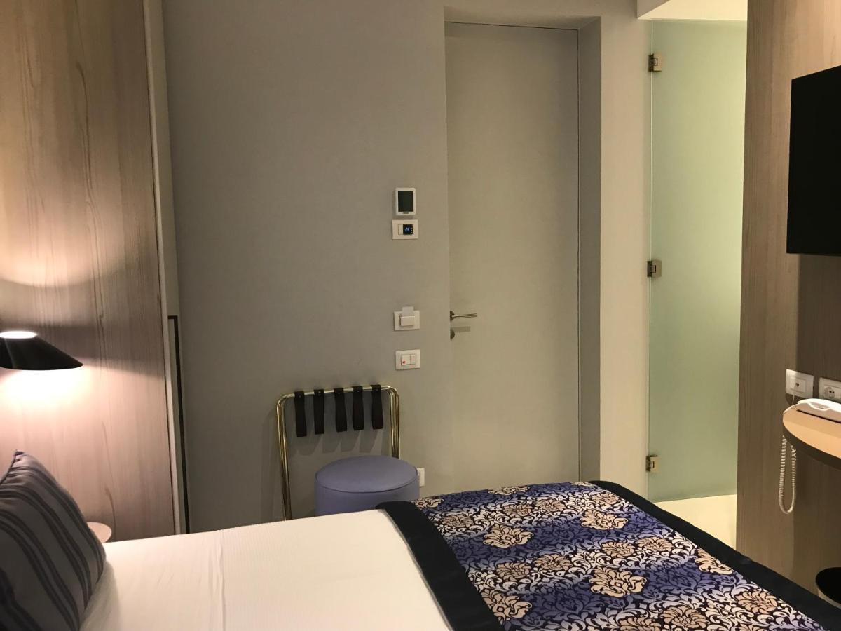 Hotel Villa Hermosa Риччоне Экстерьер фото